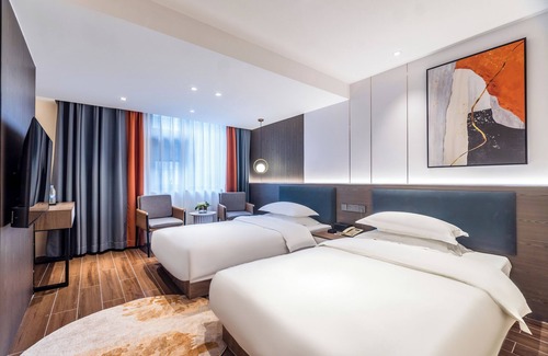 Sanyuanli Hotel | Convenient Ruifeng Hotel Near Railway Station with Breakfast