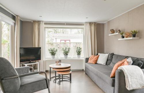 Bosgebied Hoenderloo Apartment | Discover a Luxe Chalet in the Heart of Veluwe