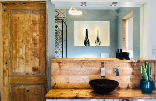 Stadhuis House | Inviting Studio 'In de drie koningen' in Middelburg's Heart