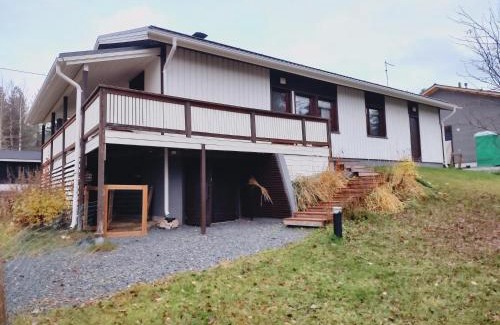 Rukatunturi House | Ruka Kierävä: Pet-Friendly Stay with Ski Tickets & 9/10 Rating