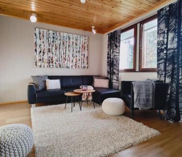 Rukatunturi House | Ruka Kierävä: Pet-Friendly Stay with Ski Tickets & 9/10 Rating