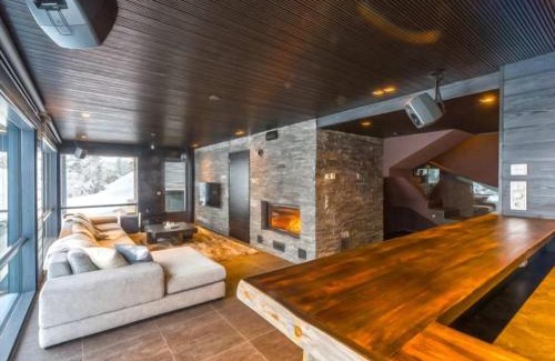Rukatunturi Villa | Experience Rukanhuippu: 5-Star Stay with Hot Tub Access