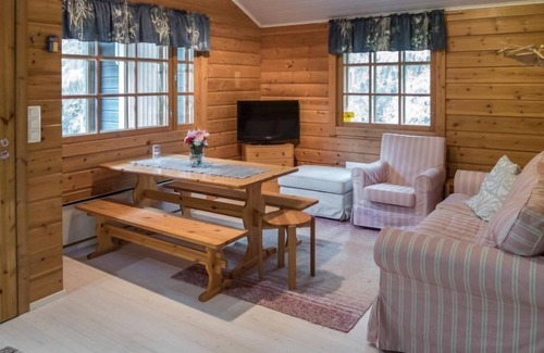 Rukatunturi House | Scenic Rukantaika 1a: Lake View & Spa Retreat for Families