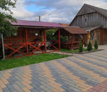 Pylypets Cabin | Pet-Friendly Retreat at Rukavichka - Rated 9.1/10!