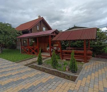 Pylypets Cabin | Pet-Friendly Retreat at Rukavichka - Rated 9.1/10!