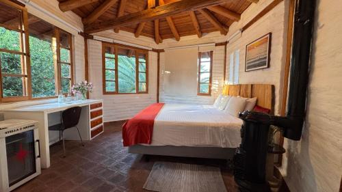 Tumbaco Cabin | Discover Rukka Lodge: Family-Friendly Retreat with Pool