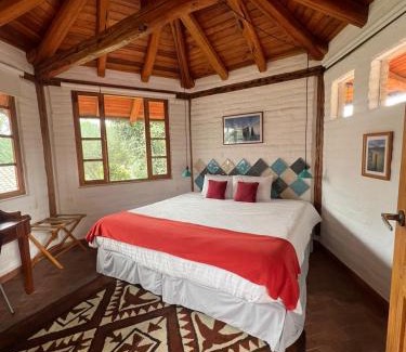 Tumbaco Cabin | Discover Rukka Lodge: Family-Friendly Retreat with Pool