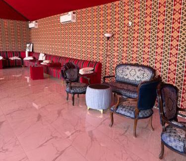 Wadi Rum Bed & Breakfast | Explore Wadi Rum Nature Camp: Pet-Friendly & Family Fun