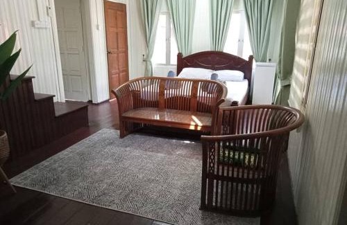 Kampung Ru Muda House | Oceanfront Stay at Rumah D'Rhu, Zaki's Residence - 9/10 Rating