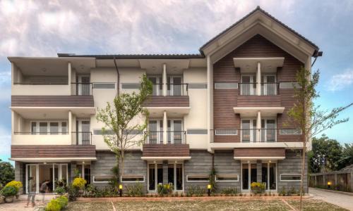 Ragunan Hotel | Discover Comfort at Rumah Kamang Residence with Family Amenities
