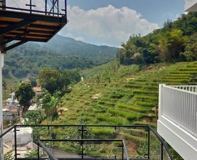 Bandung House | Cozy Rumah Kina Putih: Family-Friendly Retreat