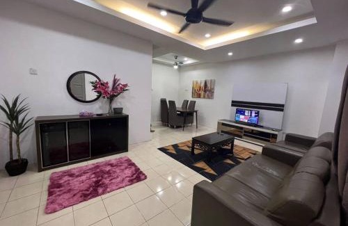 Geching Hilir House | Inviting Rumah Murni: Family-Friendly Stay Near KLIA