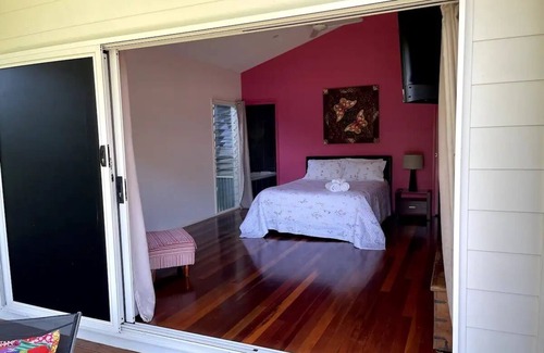 Fraser Coast House | Beachfront Bliss at Rumah Pantai – 10/10 Guest Rated!