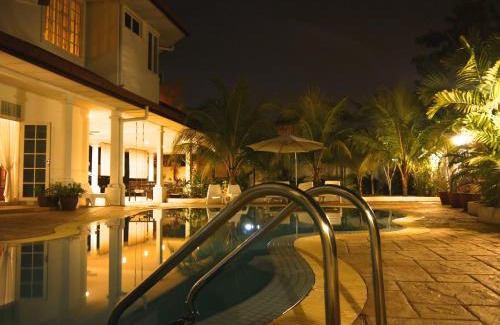 Kota Warisan Bed & Breakfast | Relaxing Rumah Putih B&B Near KLIA with Ocean View