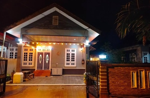 Bukit Payong House | Elegant Stay at Rumah Tamu Firdaus - 4-Star Retreat