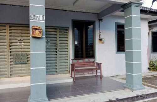 Peramu Jaya Tiga House | Family-Friendly Stay at Rumah Tamu Pekan - 8.3/10 Rating