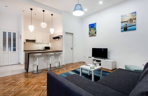Erzsebetvaros Apartment | Discover Rumbach 7 Apartment with Family-Friendly Amenities