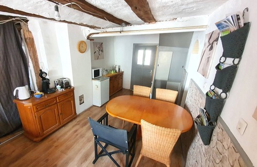 Rumbach Apartment | Cozy Rumbach Stay in Historic Half-Timbered House
