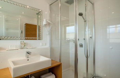 Rum Hotel | Rumer Hof: Pet-Friendly 4-Star Retreat with Spa & Dining