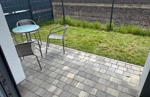 Rumia Apartment | Rumski Zakątek: Garden Level Retreat, Ideal for Families
