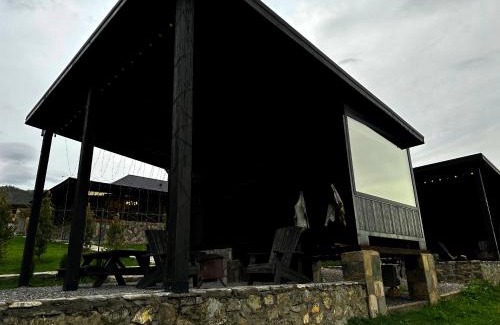 Azerbaijan Hotel | Discover Runaway House - Qalacıq: Pet-Friendly Retreat