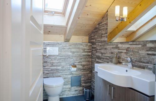 Farchant Apartment | Pet-Friendly Rundblick: 4-Star Stay with Perfect Ratings