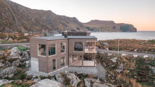 Heroy Villa | Discover Runde Panorama - Ørneredet: Pet & Child Friendly Stay