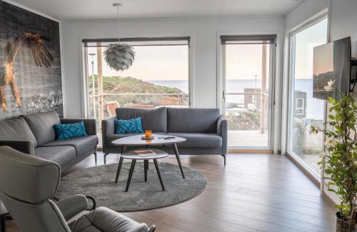 Heroy Villa | Discover Runde Panorama - Ørneredet: Pet & Child Friendly Stay