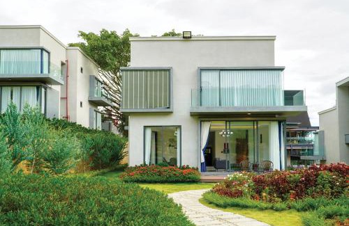 Duc Trong Cabin | Discover Comfort at Khu du lịch Rừng Thông Núi Voi