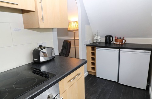 St. Ann's Chapel Cottage | Pet-Friendly RUNNING WATERS with Pool & Breakfast in Callington