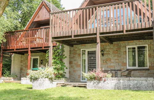 St. Ann's Chapel Cottage | Pet-Friendly RUNNING WATERS with Pool & Breakfast in Callington