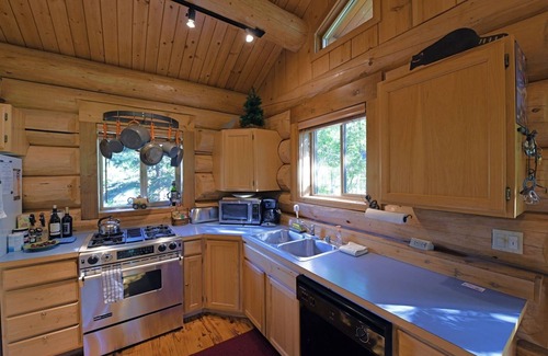 Winthrop Cabin | Cozy Running Wolf Cabin with Pool, Hot Tub & Ski Access