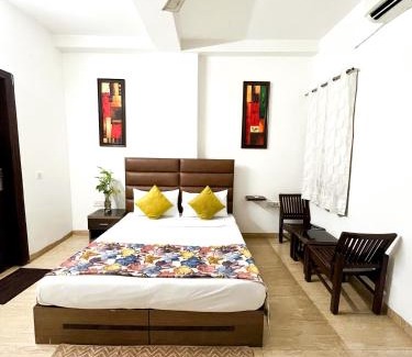 Pitampura Bed & Breakfast | Runway Residency at Pitampura