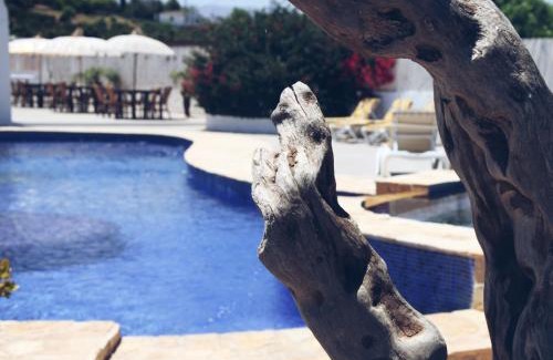 Coin Apartment | Exciting Hen Party Pool Getaway for 6 at RunWild Hotel