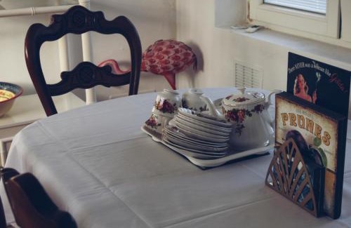 Coin Apartment | Exciting Hen Party Pool Getaway for 6 at RunWild Hotel