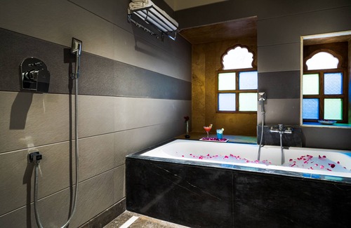 Jaisalmer Hotel | Rupal Residency: Guest Rated 9/10 with Pool & Restaurant