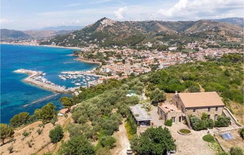 San Marco di Castellabate House | Discover Rupe Alta: Family-Friendly Retreat with Pool