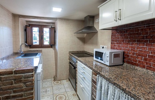 Soto de Cangas Cottage | Relaxing Stay at Rural Accommodation Floreu de Remis