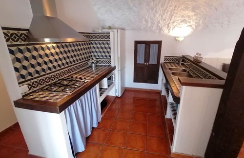 Freila Cottage | Explore Adonia Cave: Guest Rated 10/10 with Pool & Spa