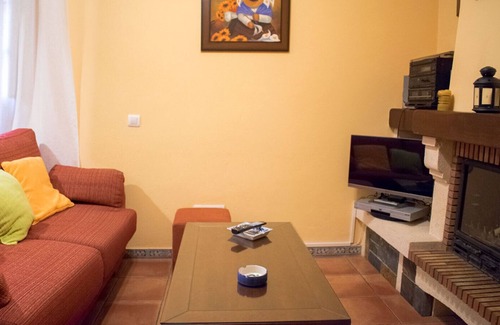 Villamena House | Cozy Rural Retreat for Two at La Niña - Granada