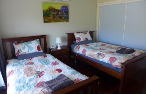 Mount George Apartment | Relaxing Rural Retreat with Netflix & Family-Friendly Pool