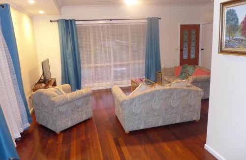 Mount George Apartment | Relaxing Rural Retreat with Netflix & Family-Friendly Pool