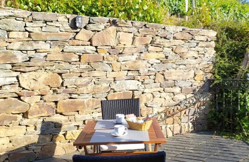 Limes Cottage | Idyllic La Cabana'l Cachicán: Perfect Escape for Two