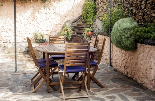 Azabal Apartment | Cozy Rural Apartment in Las Hurdes with Spa & Pet Friendly