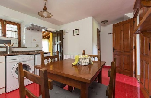 Villanueva de Pria Cottage | Cozy Oceanfront Apartment Playa del Canal for 4 Guests