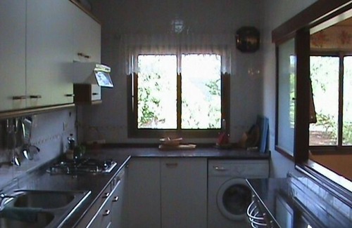 Arboli Cottage | Spacious Pet-Friendly Apartment with Ocean View for 8