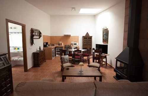 Malagon Cottage | Guest Rated 10/10: La Finka Rural Apartments for 6
