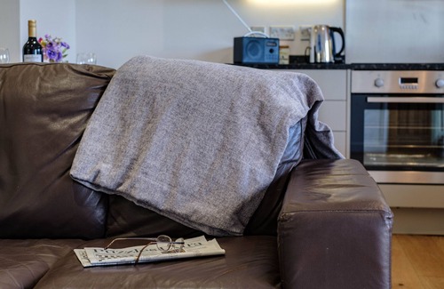 Mabe House | Charming Rural Barn Conversion with Spa and Pet-Friendly Stay
