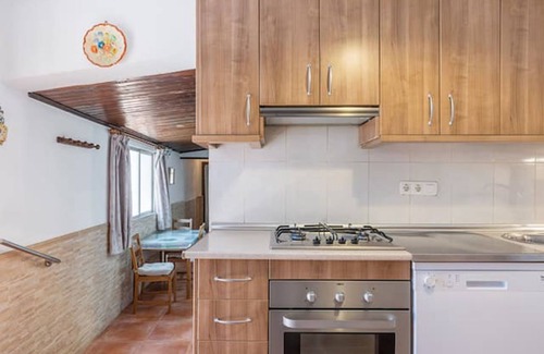 Cacin House | Relaxing Rural Cacin: Poolside Retreat with Spa & Breakfast