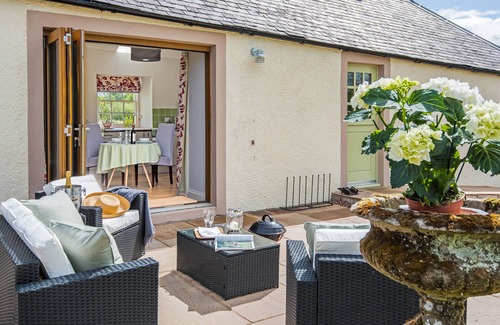 Kelso Cottage | Explore Rural Comfort: Pet-Friendly Cottage with Scenic Trails